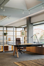 MATSU CHIC Breeze — Executive Table