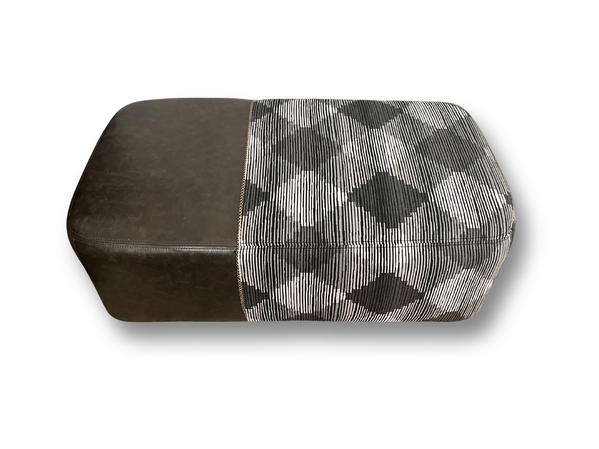 NOMAD Single Cube for Lounge Areas and Open Spaces - modular Seating - MATSU Europe & Middle East