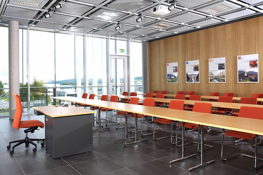 2100 Training Table by MATSU – conference and office table