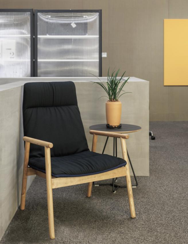 MATSU CHIC Kai — High-Back Lounge Chair