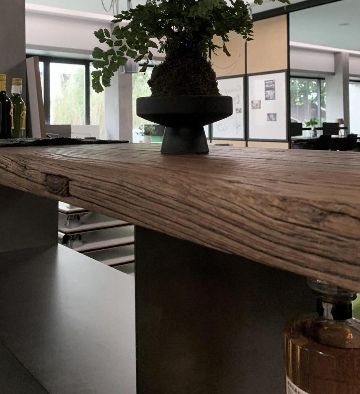 MATSU CHIC Eager — Bar Table