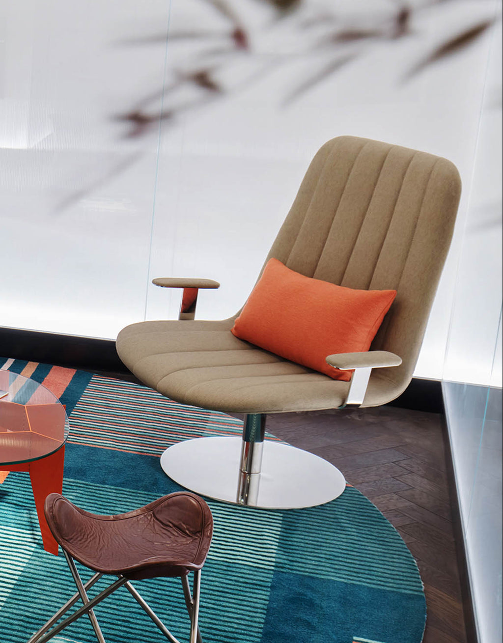 Plume Lounge Chair (Swivel Metal Base)