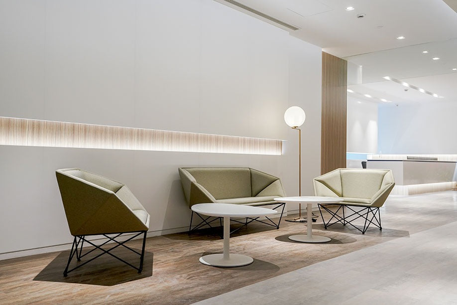 Clover Lounge Table by MATSU, conference and office table – view 3