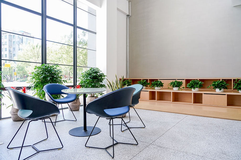 Clover Lounge Table by MATSU, conference and office table – view 7
