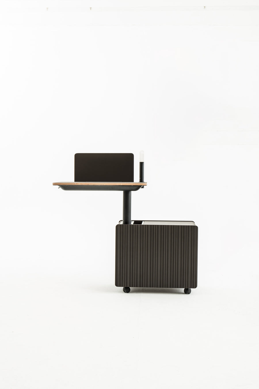 MATSU Boxwork workstation with acoustic lighting – studio shot